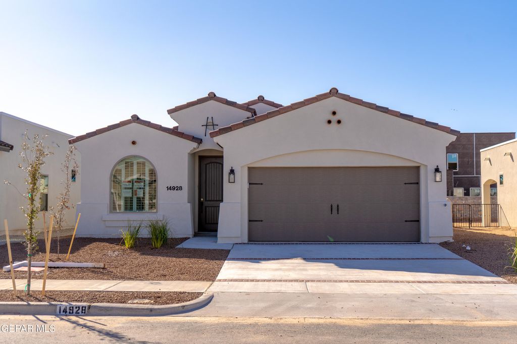 Photo of 529 Paseo De La Reina Street, Horizon City, TX 79928 (MLS # 943430)