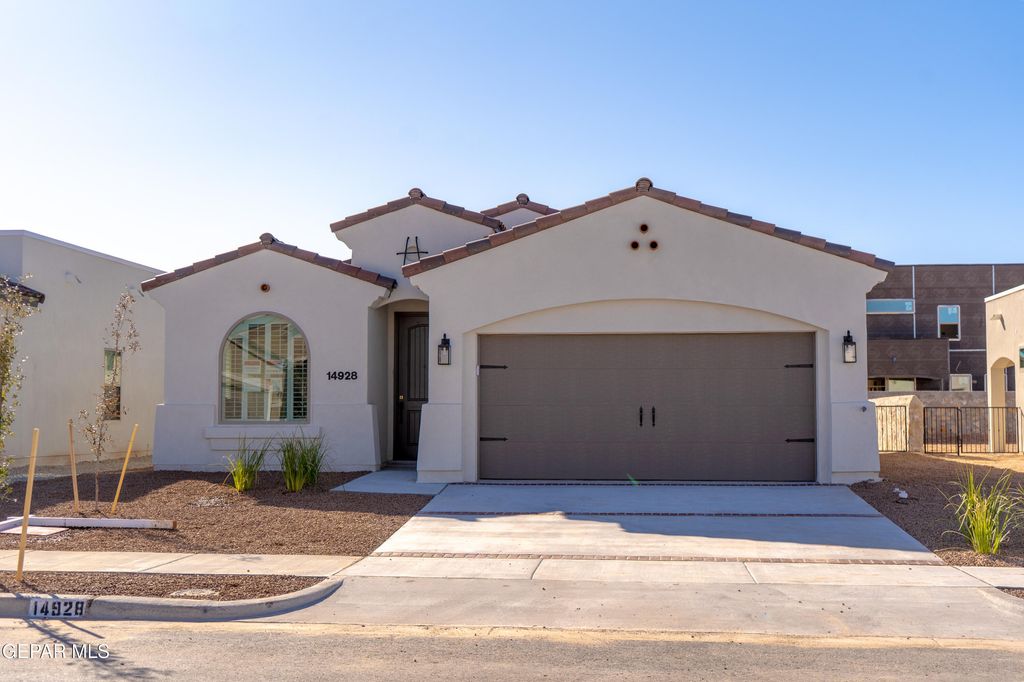 Photo of 529 Paseo De La Reina Street, Horizon City, TX 79928 (MLS # 943430)