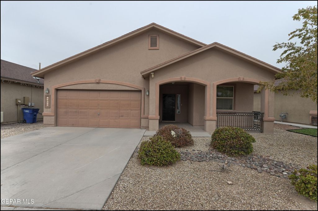 Photo of 12613 PASEO RAE Avenue, El Paso, TX 79928 (MLS # 941267)