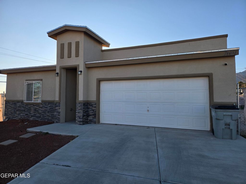 Photo of 7601 HOWARD Street, El Paso, TX 79904 (MLS # 939137)