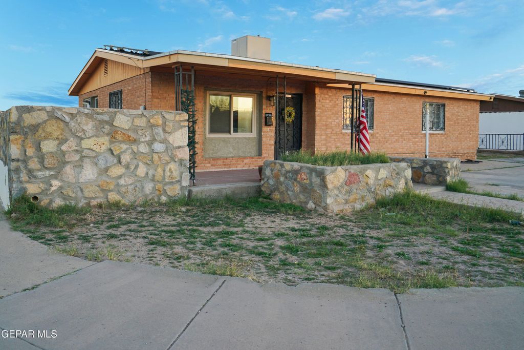 Photo of 964 Lomita Drive, El Paso, TX 79907 (MLS # 934954)