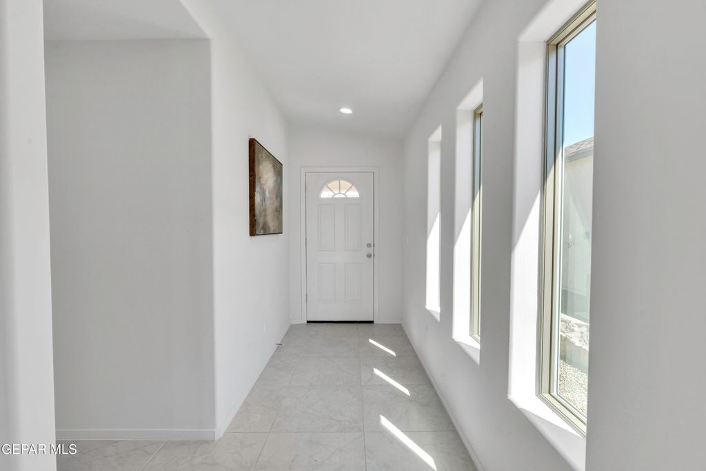 Photo of 13904 Margaret Ponce Avenue, Horizon City, TX 79928 (MLS # 938794)