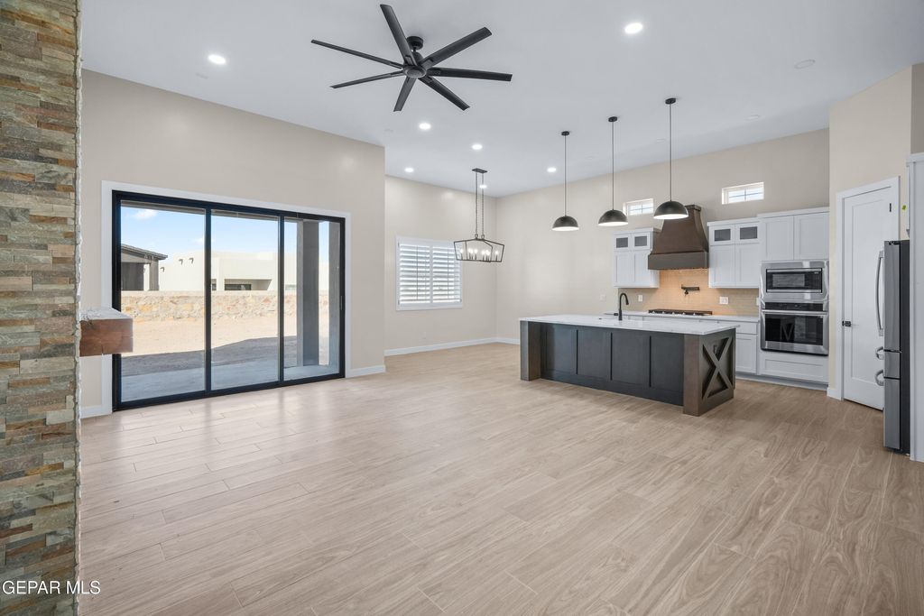 Photo of 613 Lacey Oad Way, El Paso, TX 79928 (MLS # 943097)