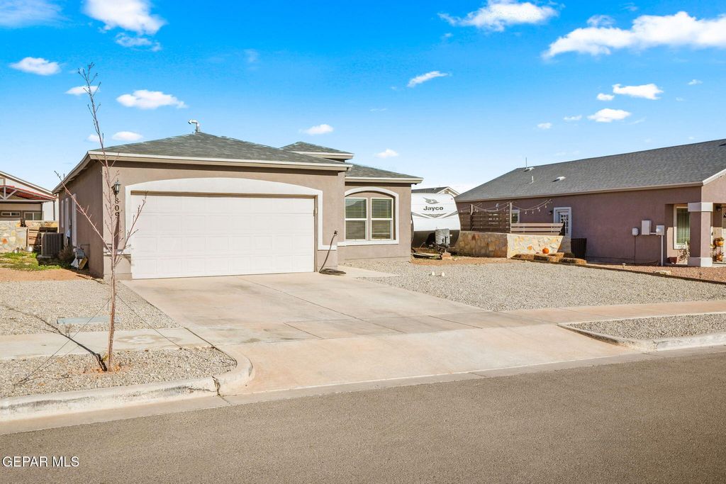 Photo of 809 Coyote Melon Drive, Socorro, TX 79927 (MLS # 936612)