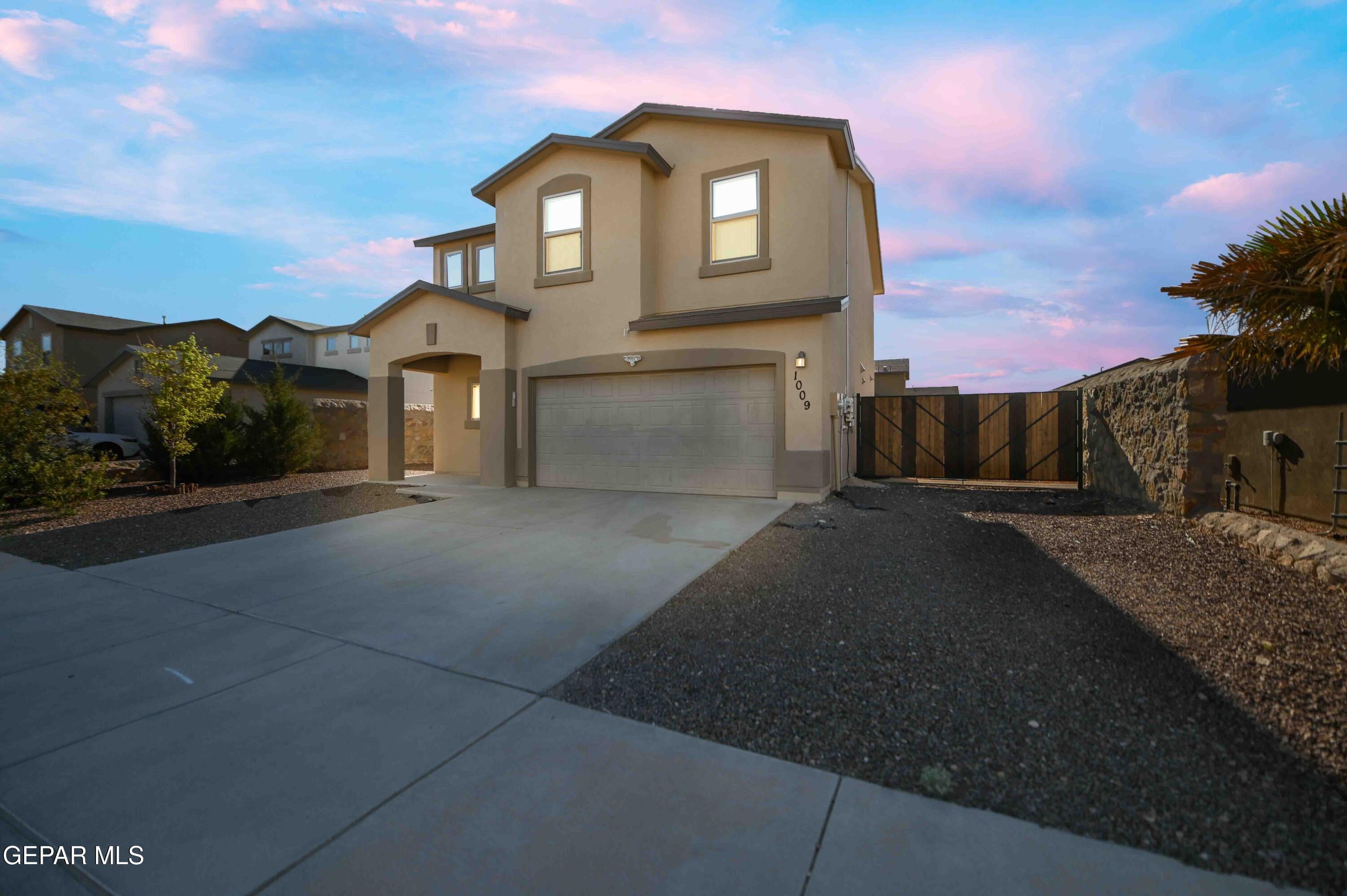 1009 EARTHSTAR Place