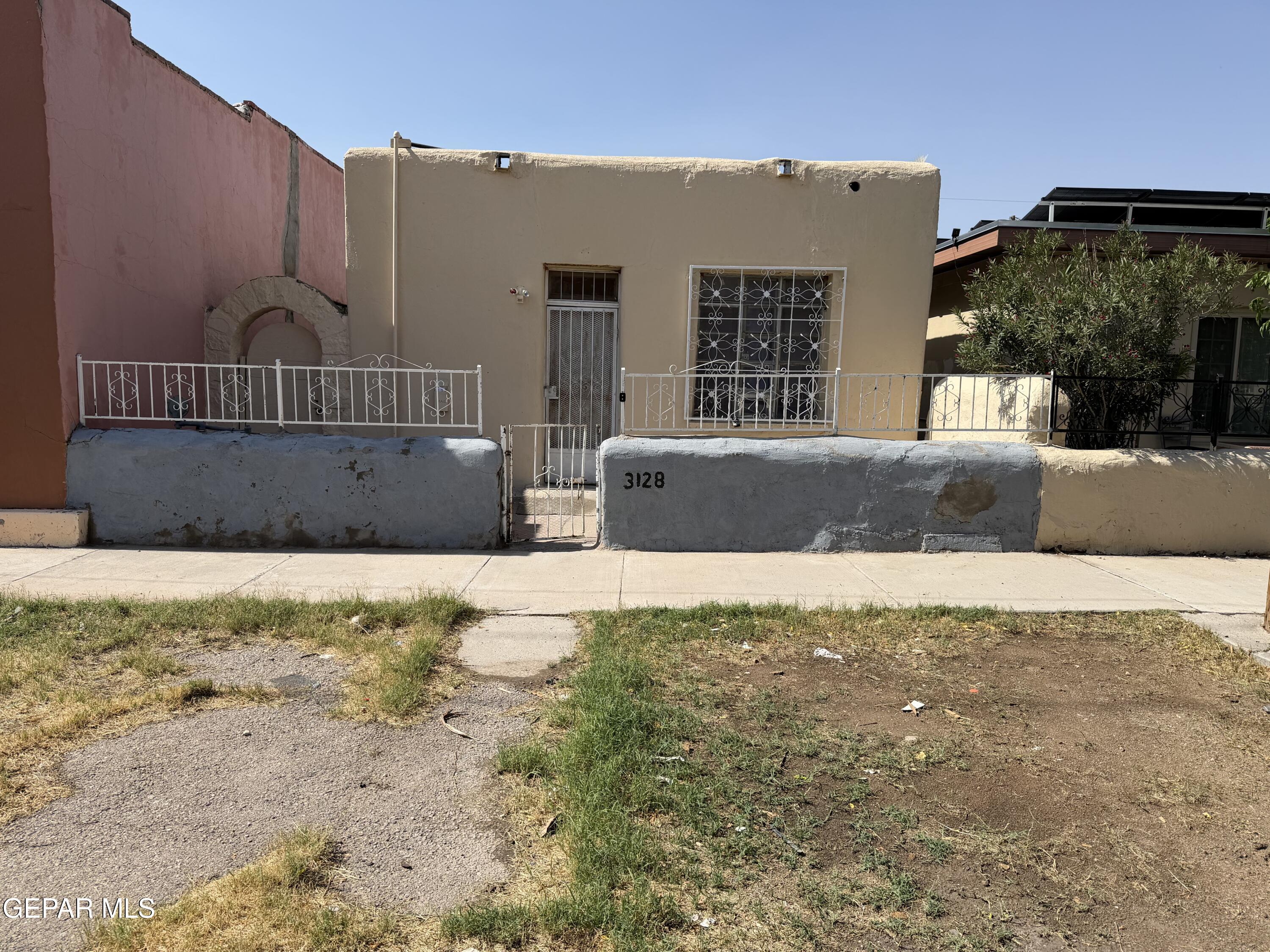 3128 E SAN ANTONIO Avenue