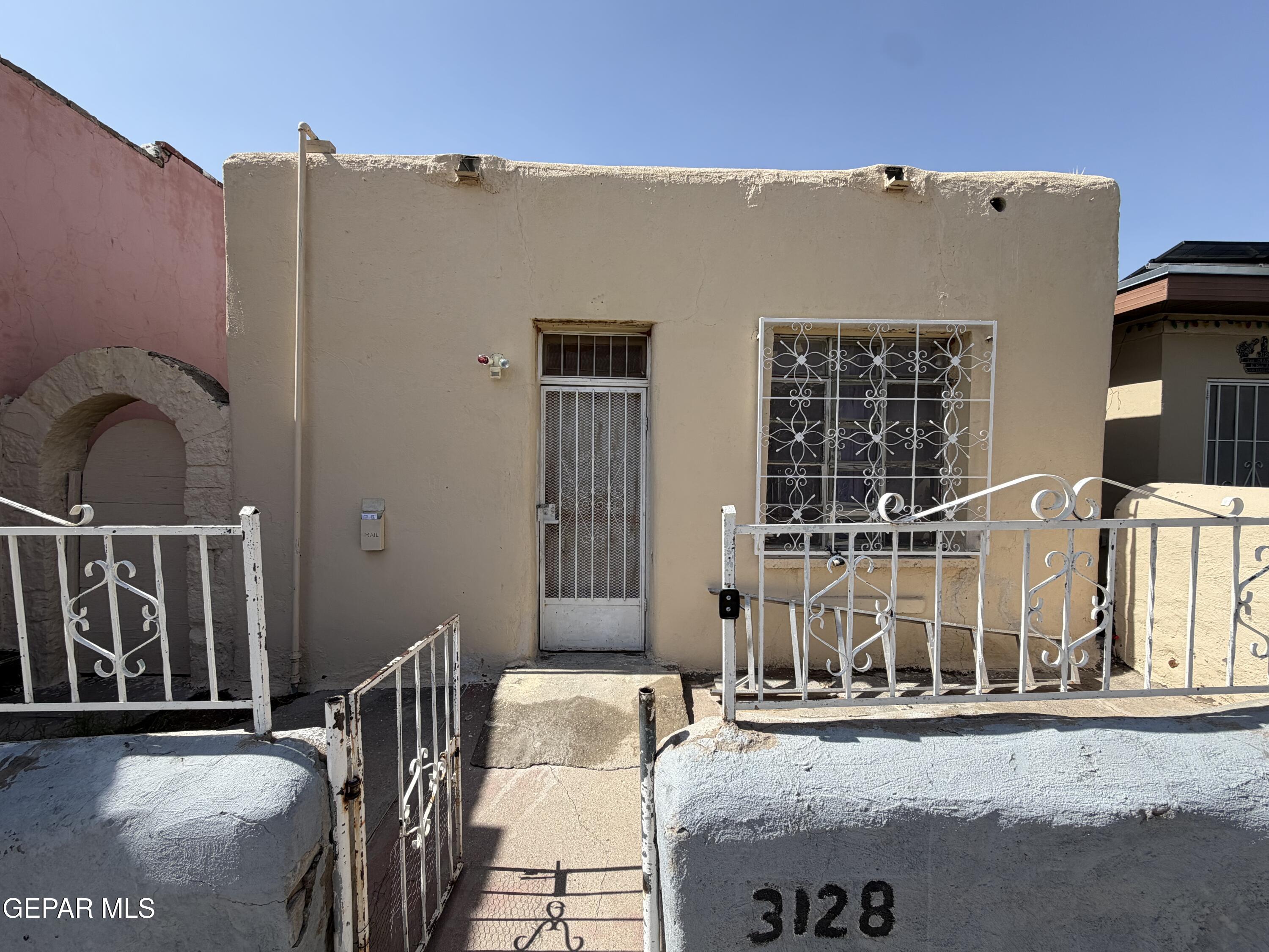3128 E SAN ANTONIO Avenue