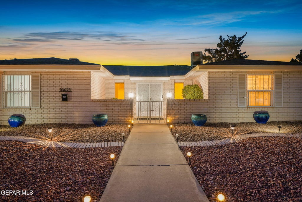 Photo of 10629 Sombra Verde Drive, El Paso, TX 79935 (MLS # 946197)
