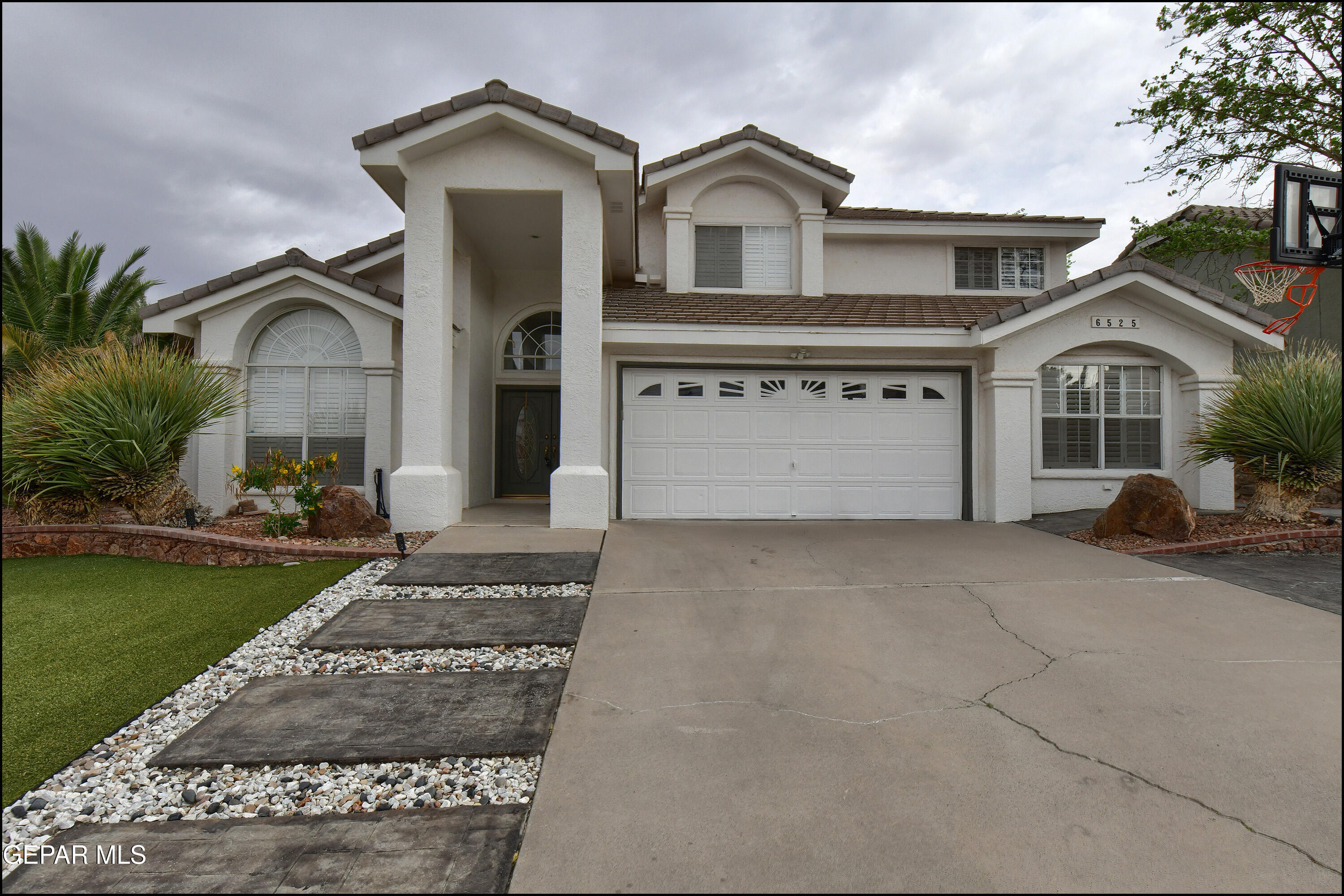 6525 ROYAL RIDGE Drive