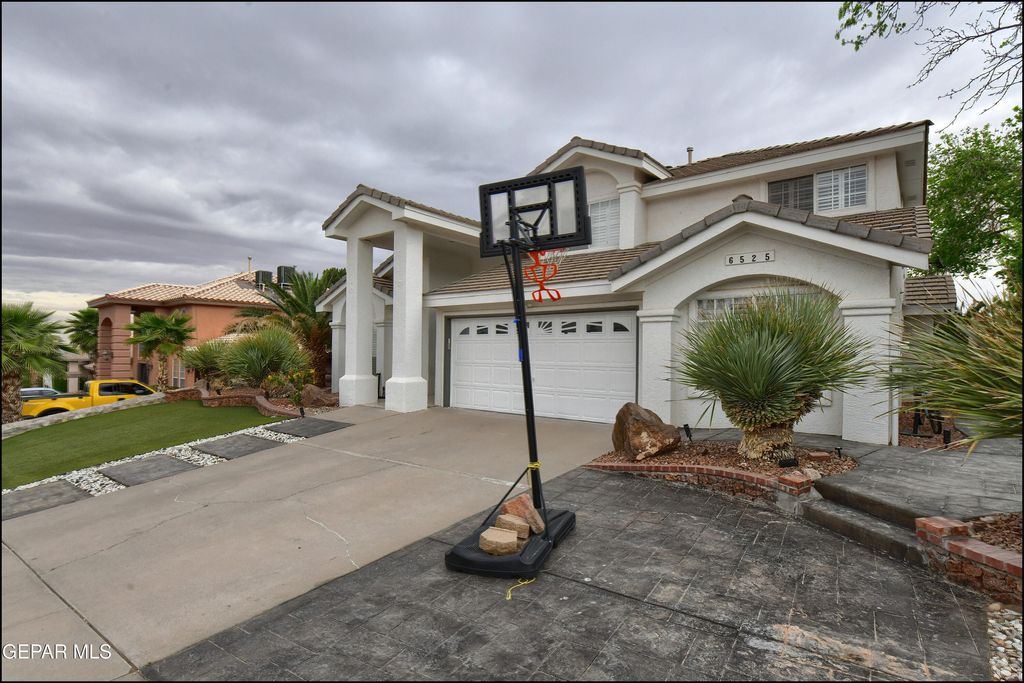 Photo of 6525 ROYAL RIDGE Drive, El Paso, TX 79912 (MLS # 941473)