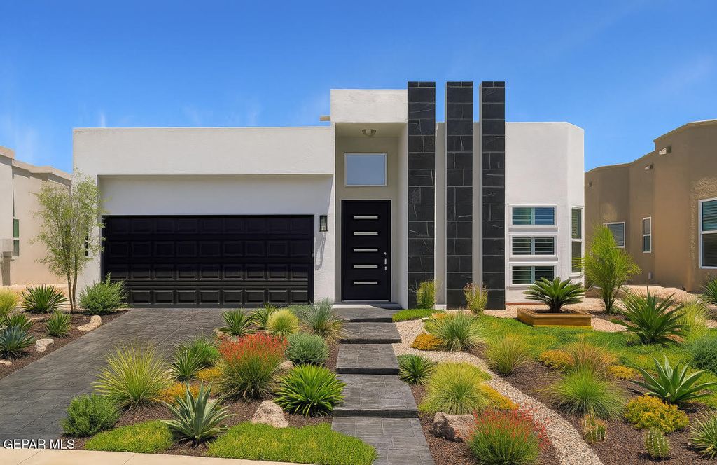 Photo of 15048 RESOLVE Drive, El Paso, TX 79938 (MLS # 940584)