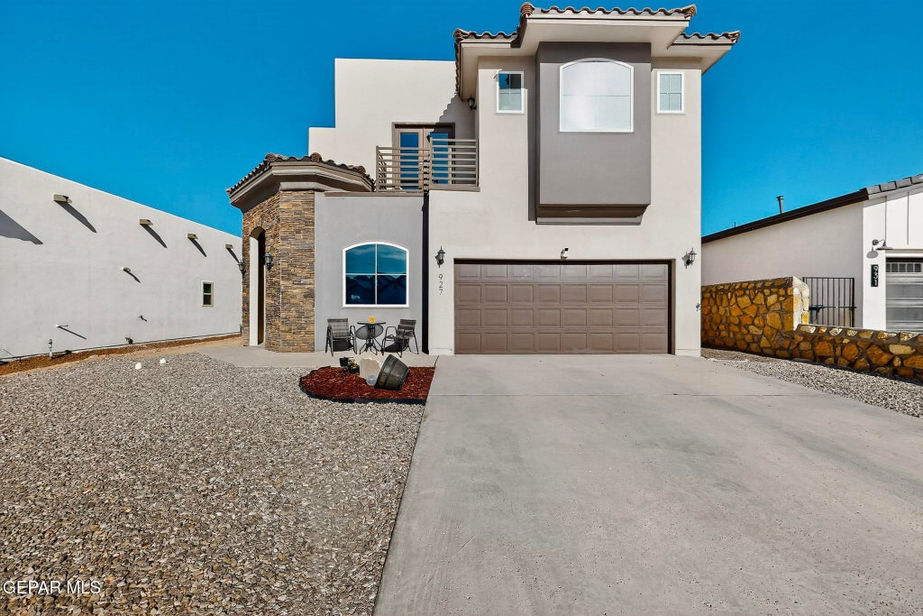 Photo of 927 DEWSBURY Way, Horizon City, TX 79928 (MLS # 944090)