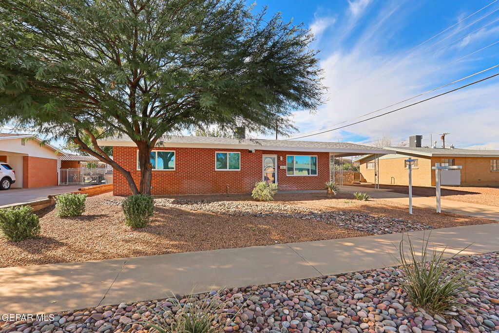 Photo of 2801 Dunoon Drive, El Paso, TX 79925 (MLS # 934166)