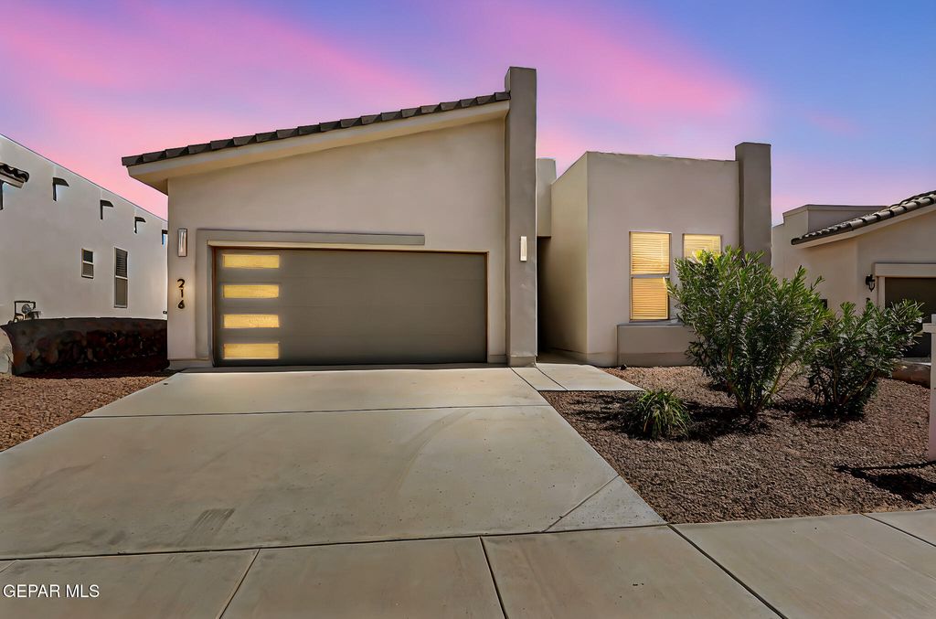 Photo of 216 Staffs Way, El Paso, TX 79928 (MLS # 932101)