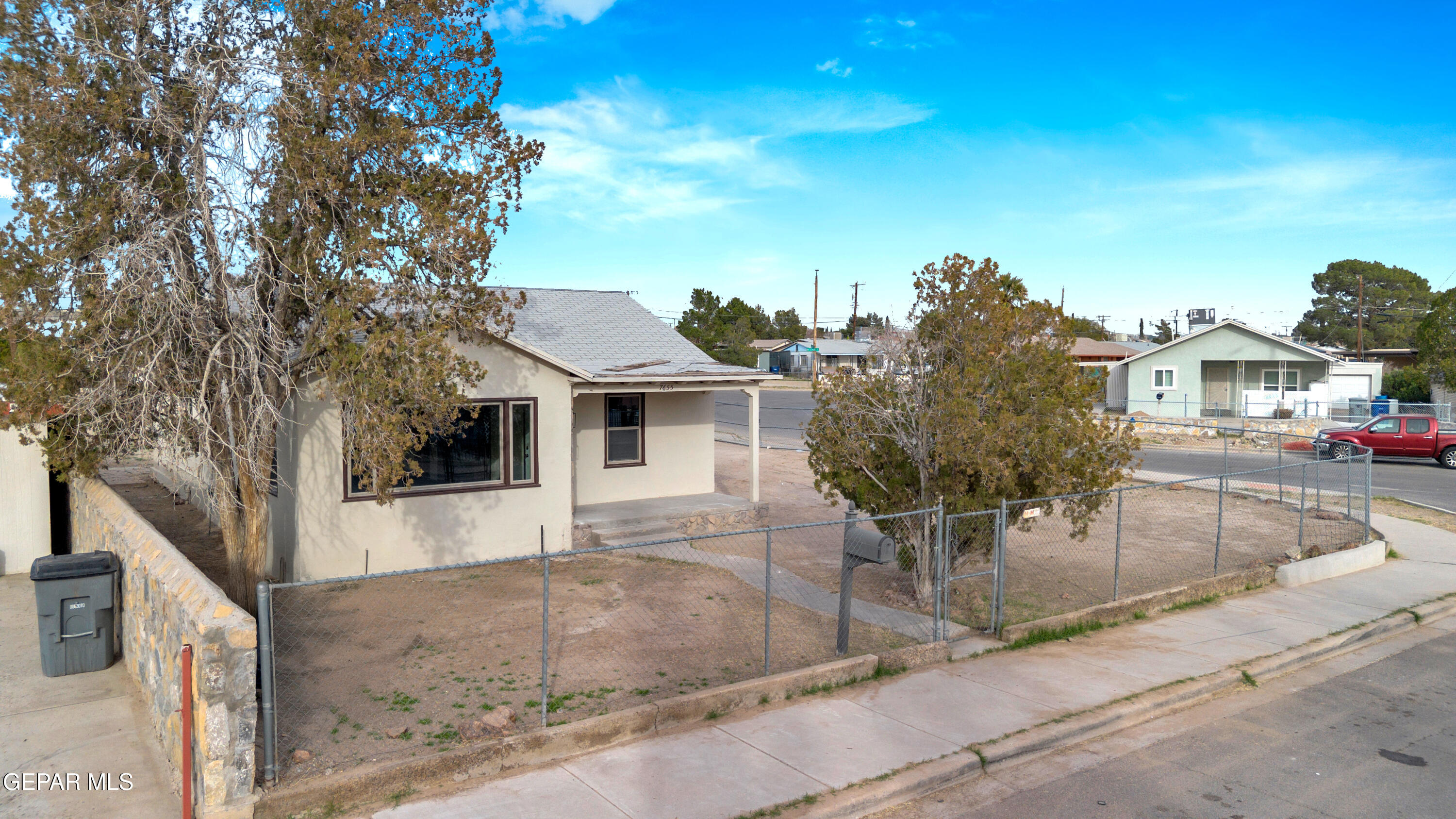 7655 HACIENDA Avenue