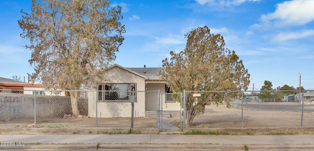 Photo of 7655 HACIENDA Avenue, El Paso, TX 79915 (MLS # 938188)