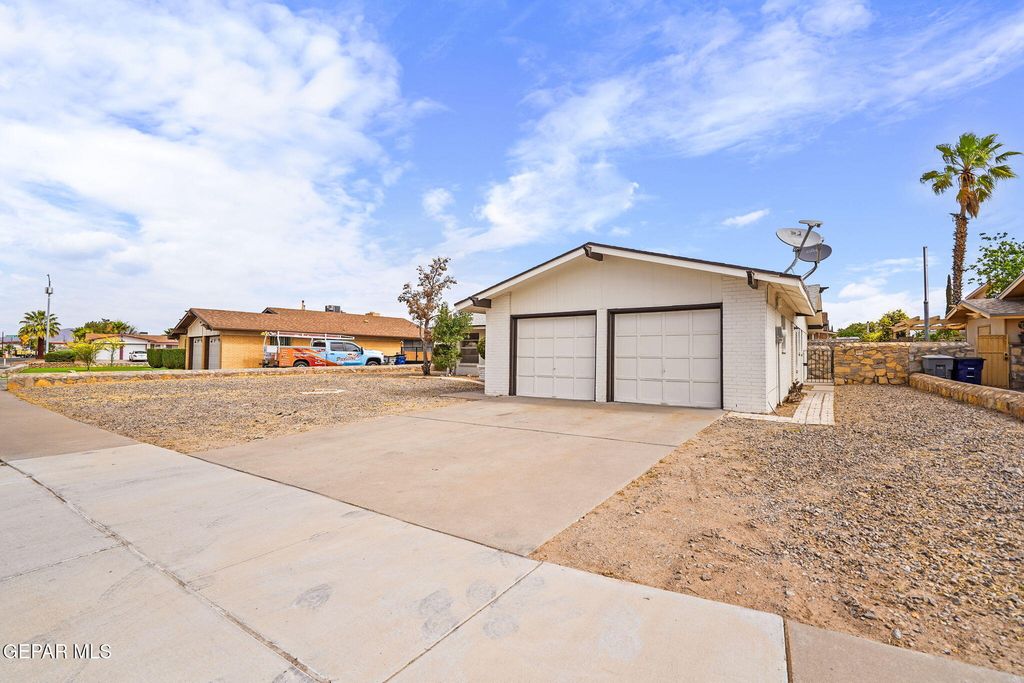 Photo of 10733 HAVENROCK Drive, El Paso, TX 79935 (MLS # 943109)