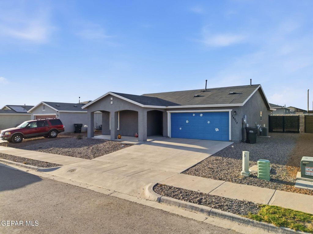 Photo of 14317 Paraiso Drive, Horizon City, TX 79928 (MLS # 942452)