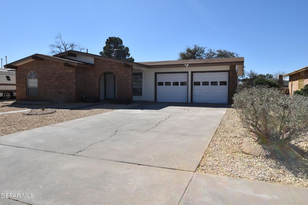 Photo of 3417 GUTHRIE Street, El Paso, TX 79935 (MLS # 939368)
