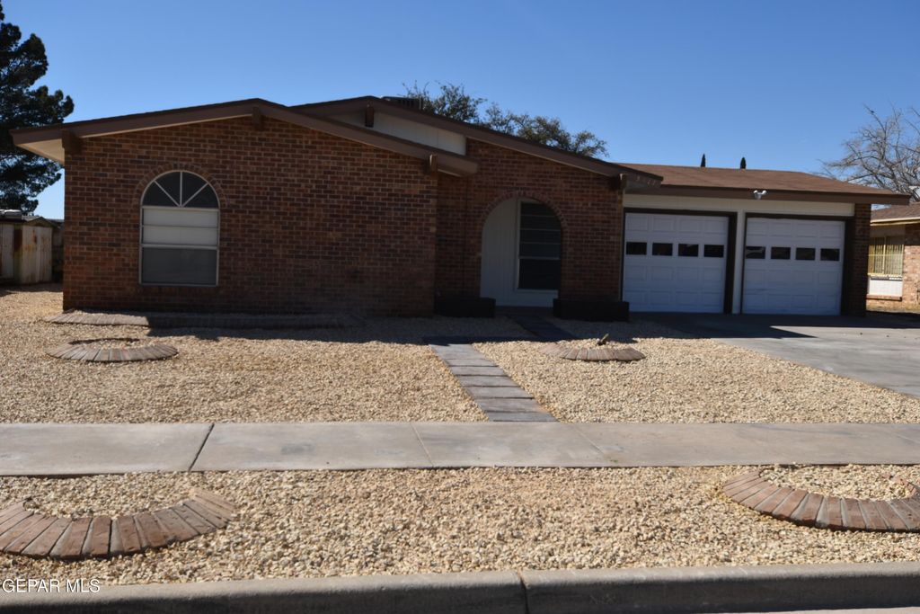 Photo of 3417 GUTHRIE Street, El Paso, TX 79935 (MLS # 939368)