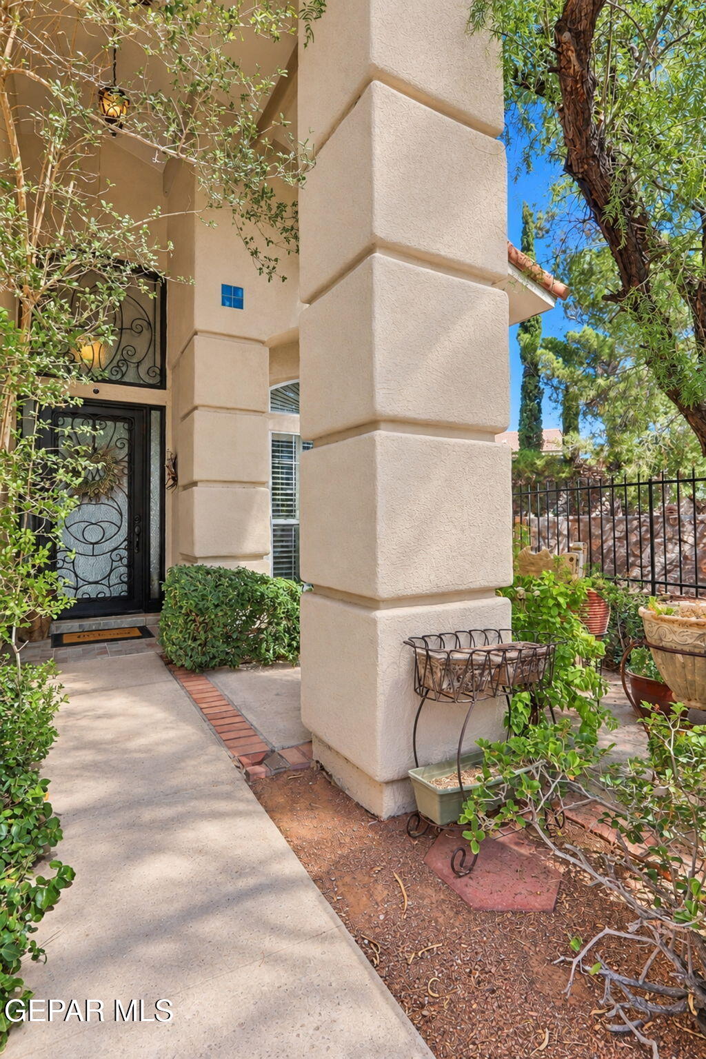 1158 PINE RIDGE Way