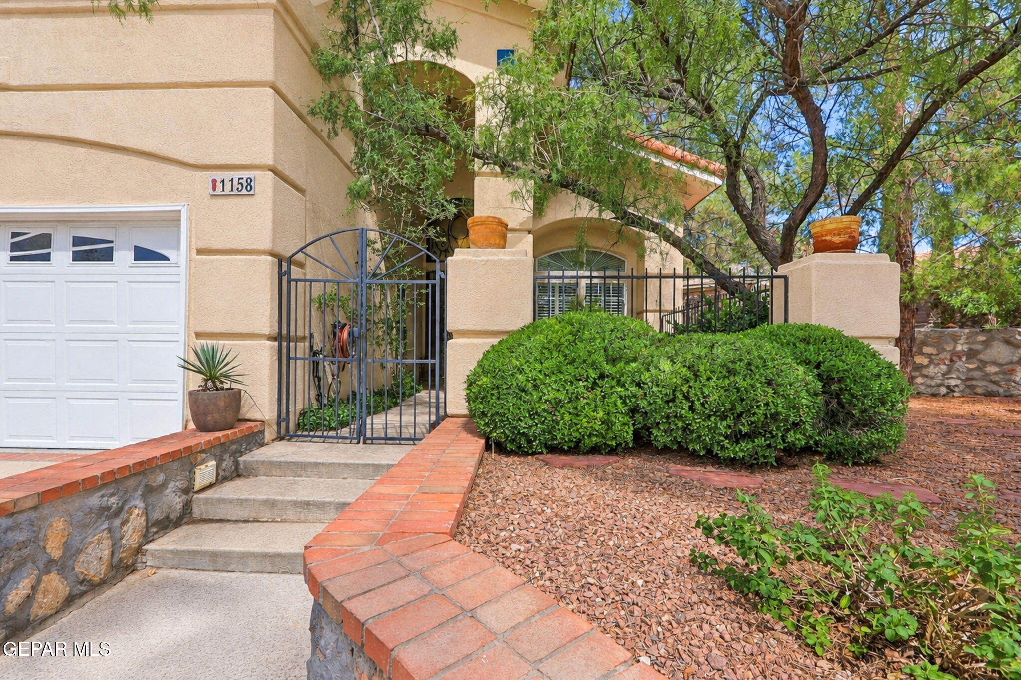 1158 PINE RIDGE Way