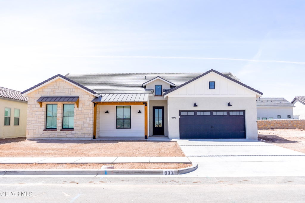 Photo of 15117 Allegiance Avenue, El Paso, TX 79938 (MLS # 946332)