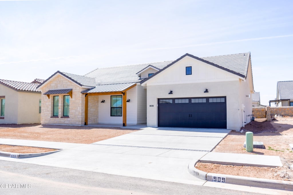 Photo of 15117 Allegiance Avenue, El Paso, TX 79938 (MLS # 946332)