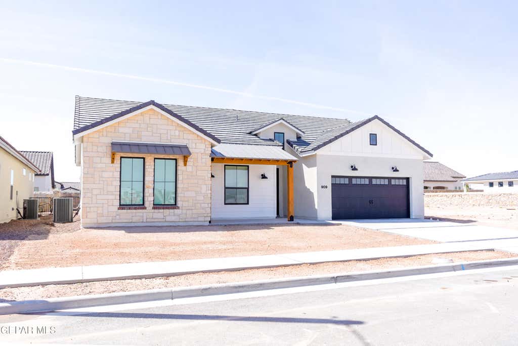 Photo of 15117 Allegiance Avenue, El Paso, TX 79938 (MLS # 946332)