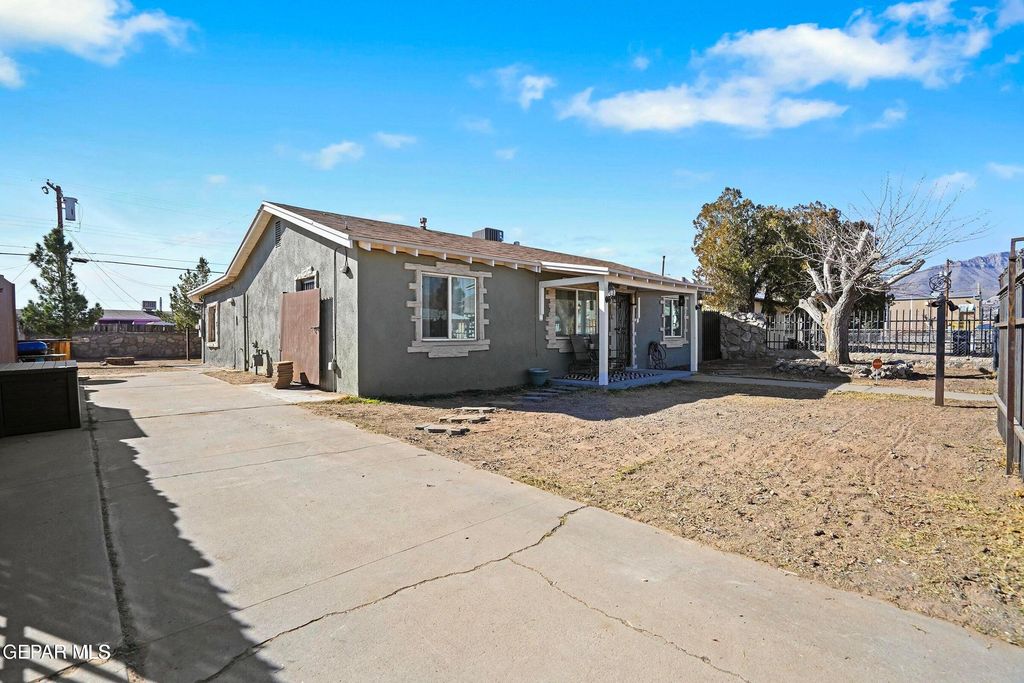 Photo of 4728 SIERRA MADRE Drive, El Paso, TX 79904 (MLS # 938634)