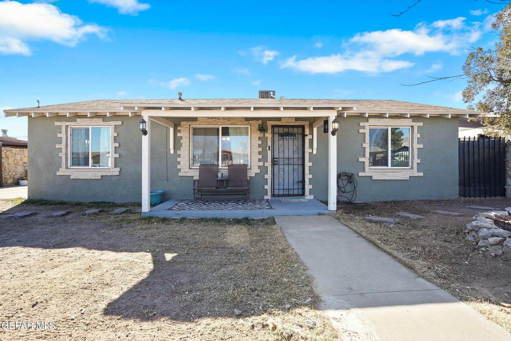 Photo of 4728 SIERRA MADRE Drive, El Paso, TX 79904 (MLS # 938634)