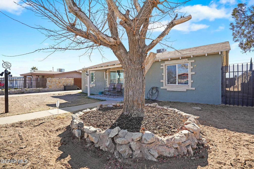 Photo of 4728 SIERRA MADRE Drive, El Paso, TX 79904 (MLS # 938634)