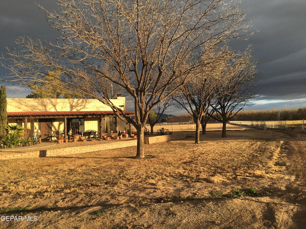 Photo of 7770 WESTSIDE Drive, Canutillo, TX 79835 (MLS # 934305)