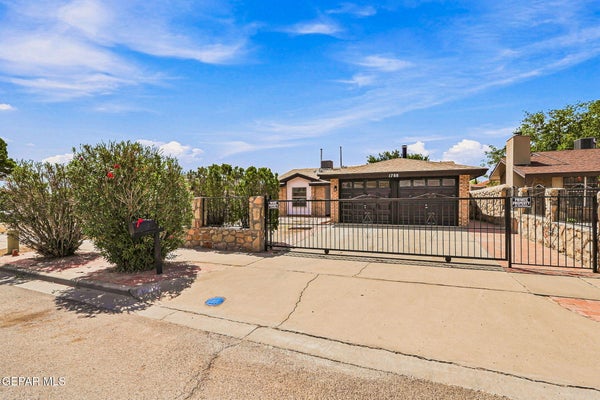 1788 VICTOR LOPEZ DR, EL PASO, TX 79936 - Image 39bcbc0df75f4c1d1f2346bc6daab3d4/4132365171