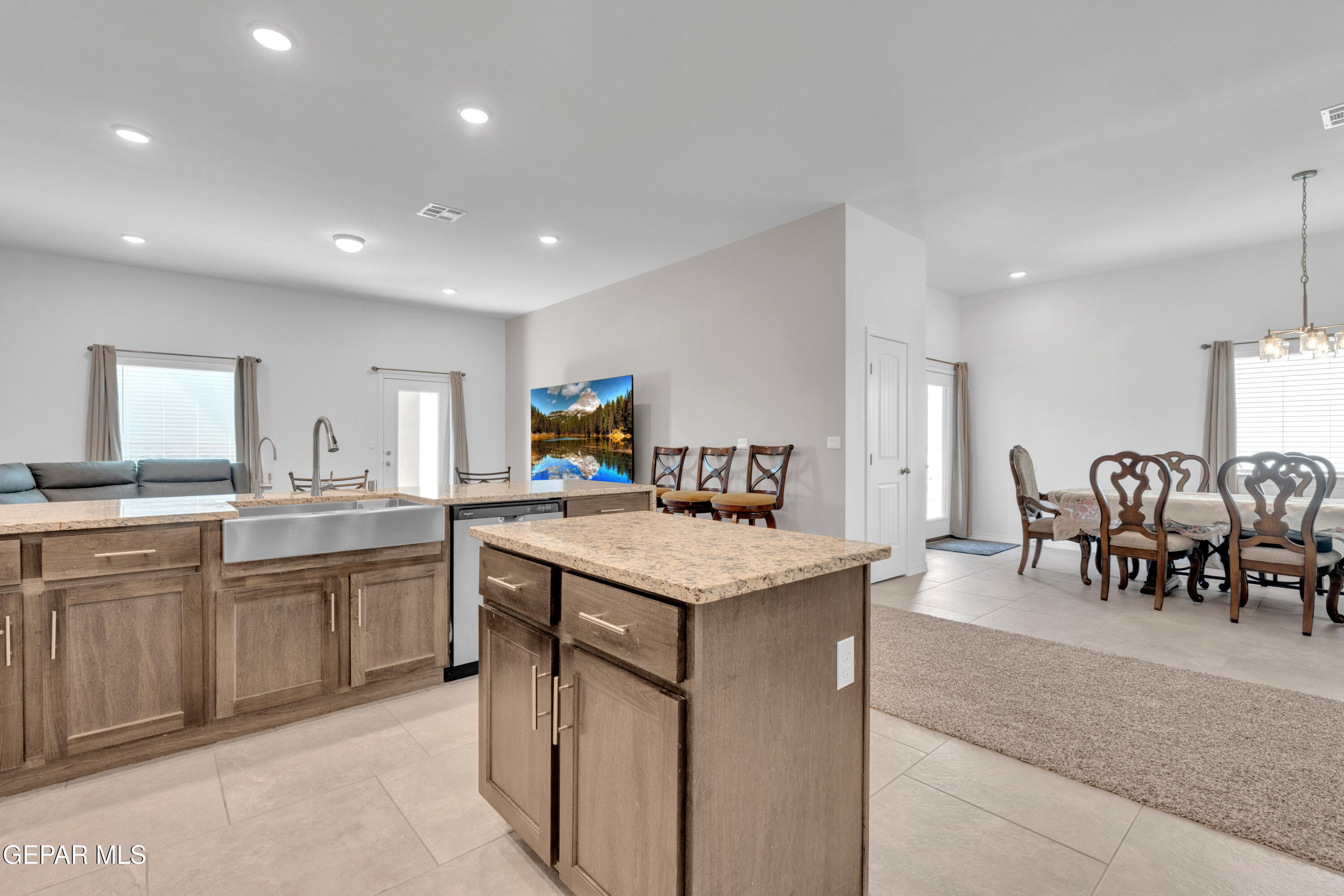 14360 STEVE JOYCE Parkway