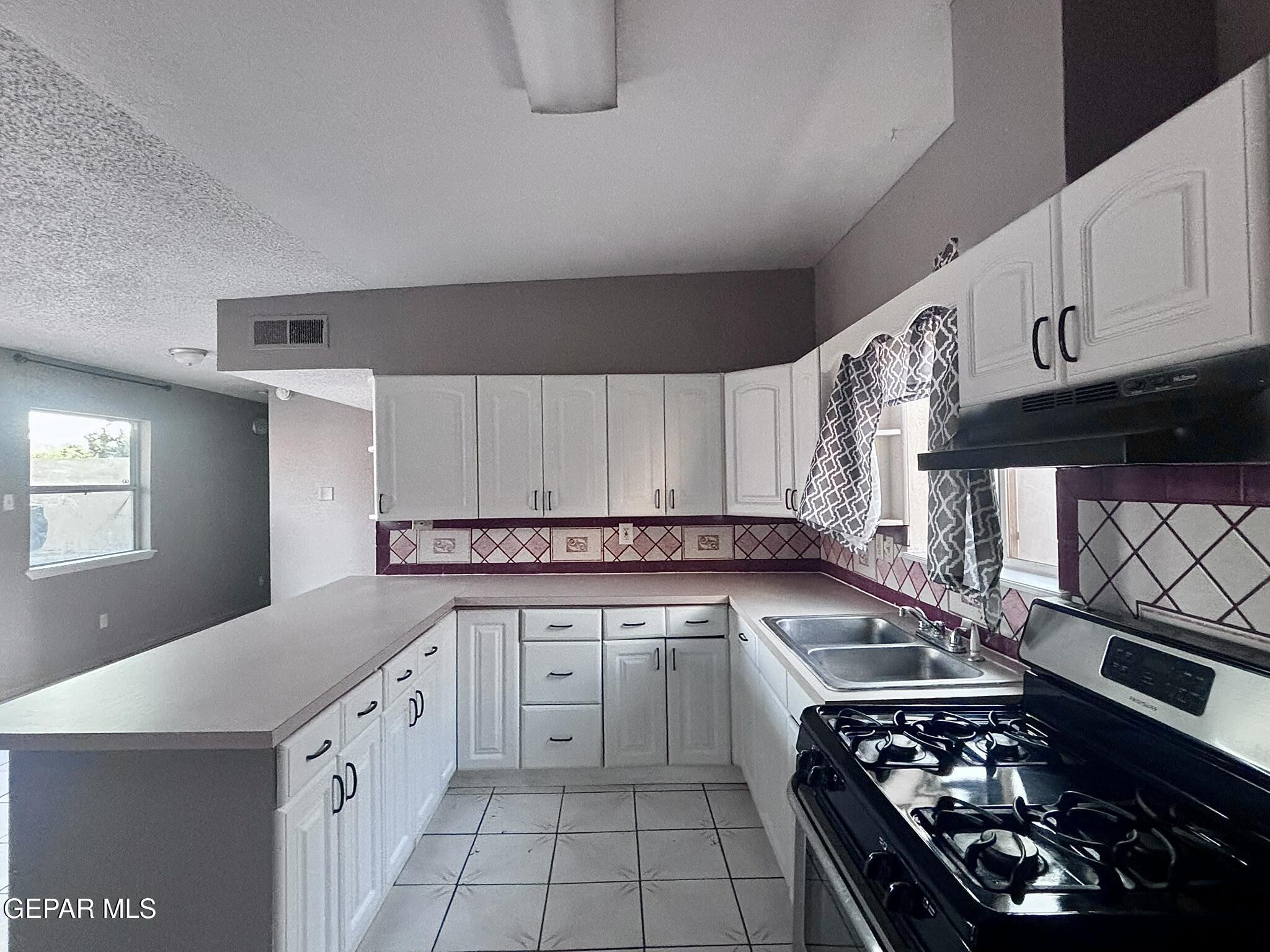 7952 San Jose Road B