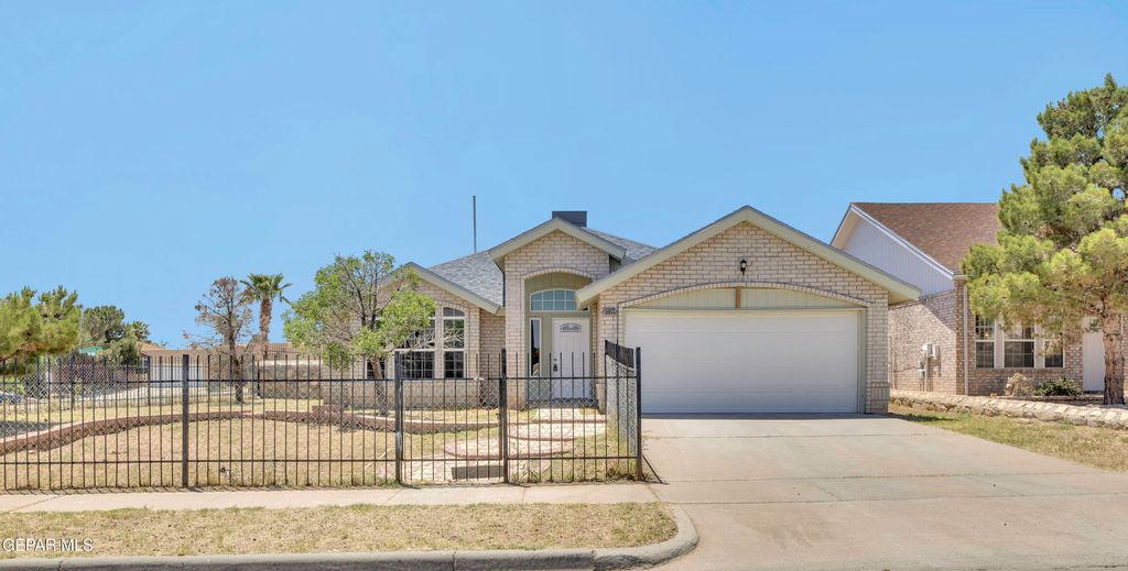 Photo of 10855 GOLDEN SANDS Drive, El Paso, TX 79924 (MLS # 943862)