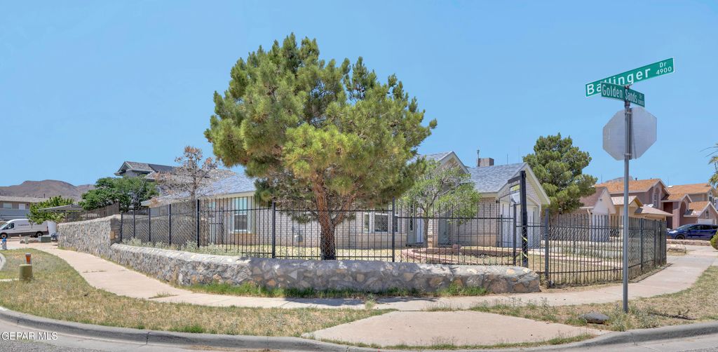 Photo of 10855 GOLDEN SANDS Drive, El Paso, TX 79924 (MLS # 943862)