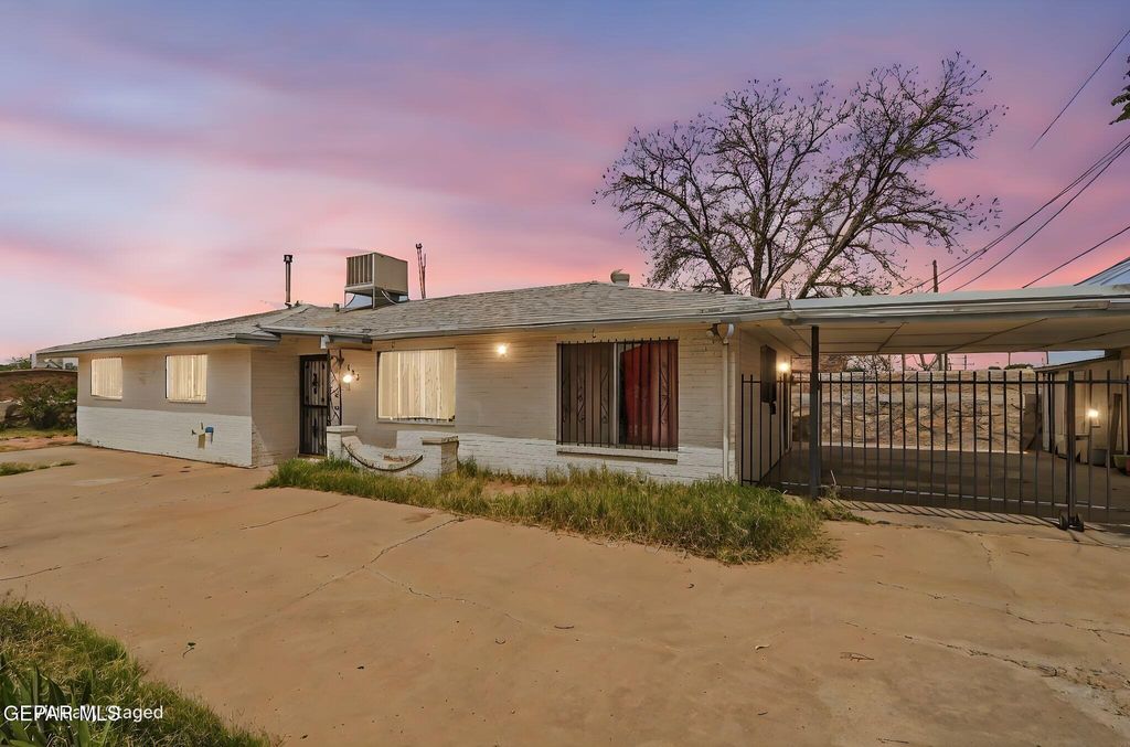 Photo of 495 CARMELITA Circle, El Paso, TX 79907 (MLS # 941862)