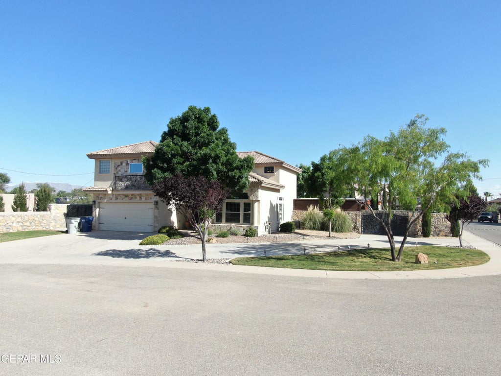 Photo of 6004 VALLE ESPANOLA Lane, El Paso, TX 79932 (MLS # 942943)