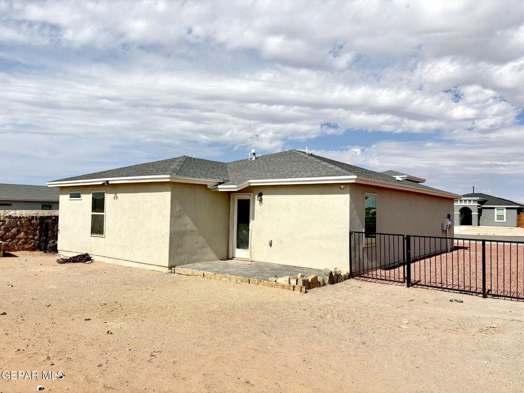 Photo of 14576 Faxon Yucca Avenue, Horizon City, TX 79928 (MLS # 932537)
