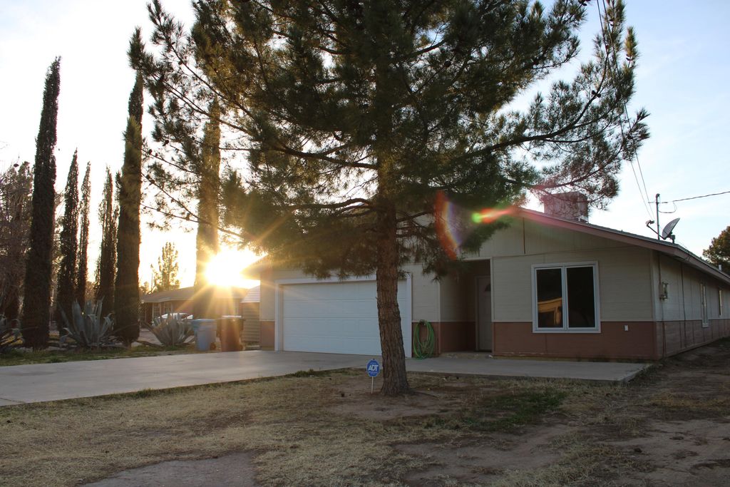 Photo of 10520 Santa Paula Drive, Socorro, TX 79927 (MLS # 948225)