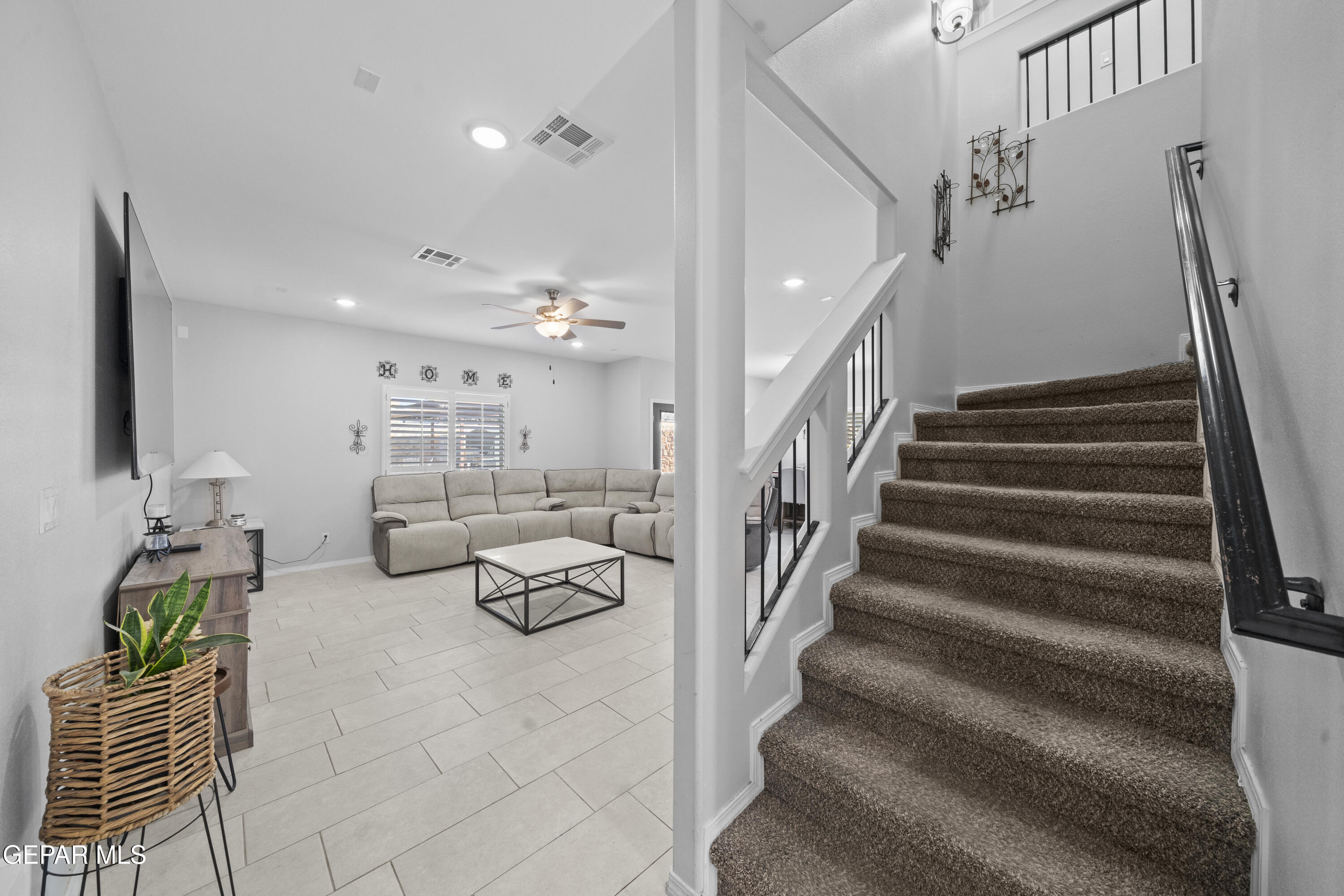 14633 CIAMBRIELLO Avenue