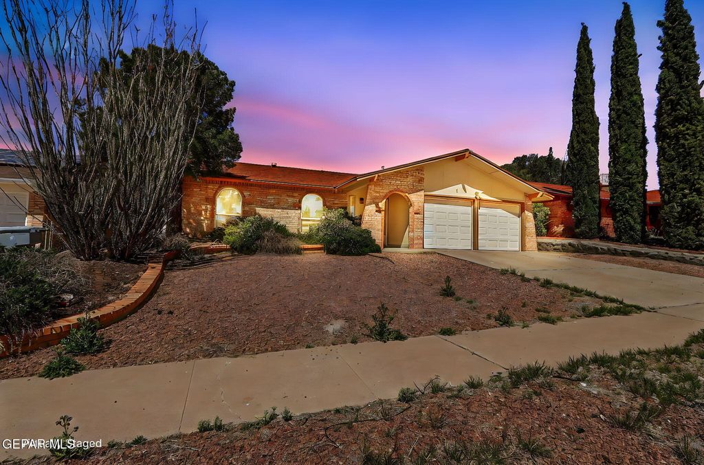 Photo of 663 EL PARQUE Drive, El Paso, TX 79912 (MLS # 940536)