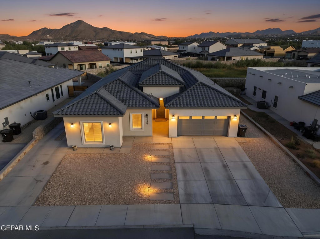Photo of 2084 SANTA ISABELLA Street, Sunland Park, NM 88063 (MLS # 947214)