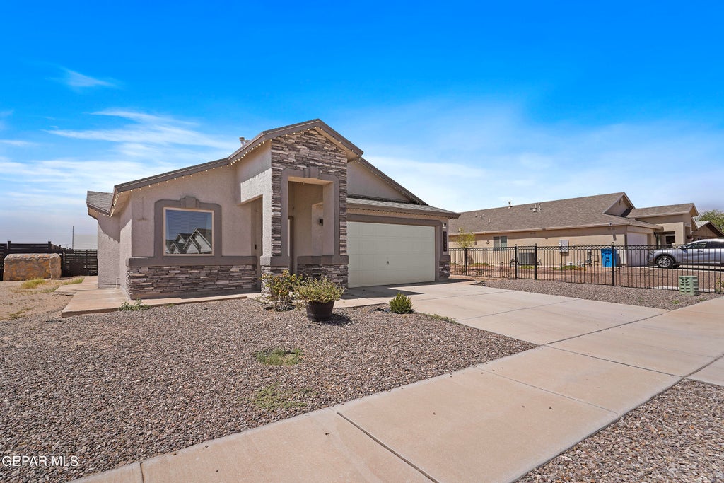 Photo of 11820 ERNEST Road, Socorro, TX 79927 (MLS # 950410)