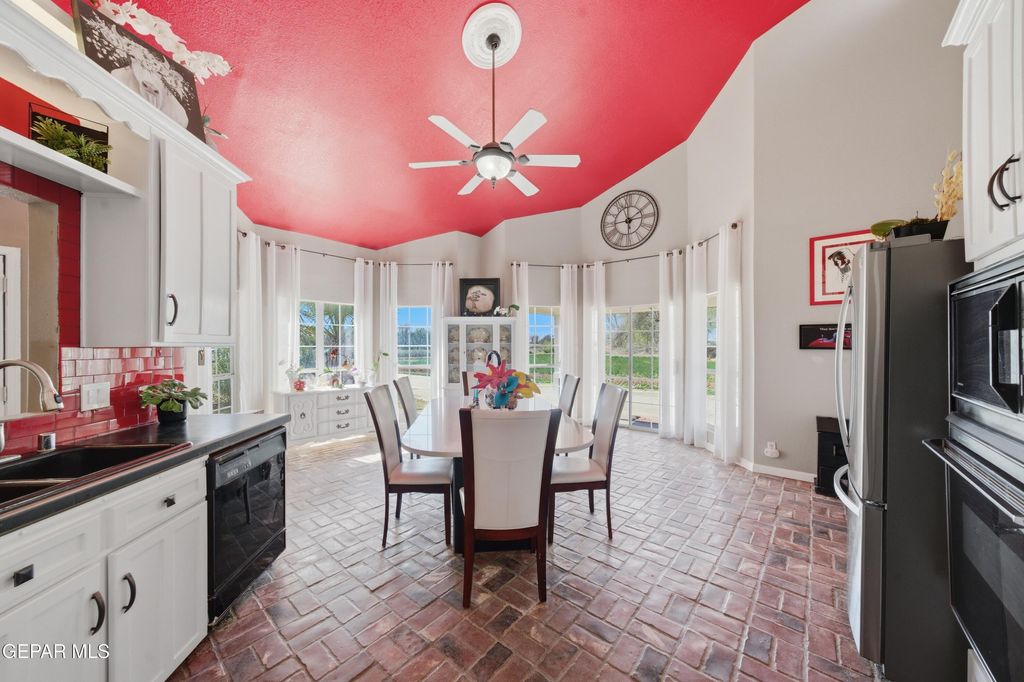 Photo of 14500 N Loop Drive, Clint, TX 79836 (MLS # 941093)