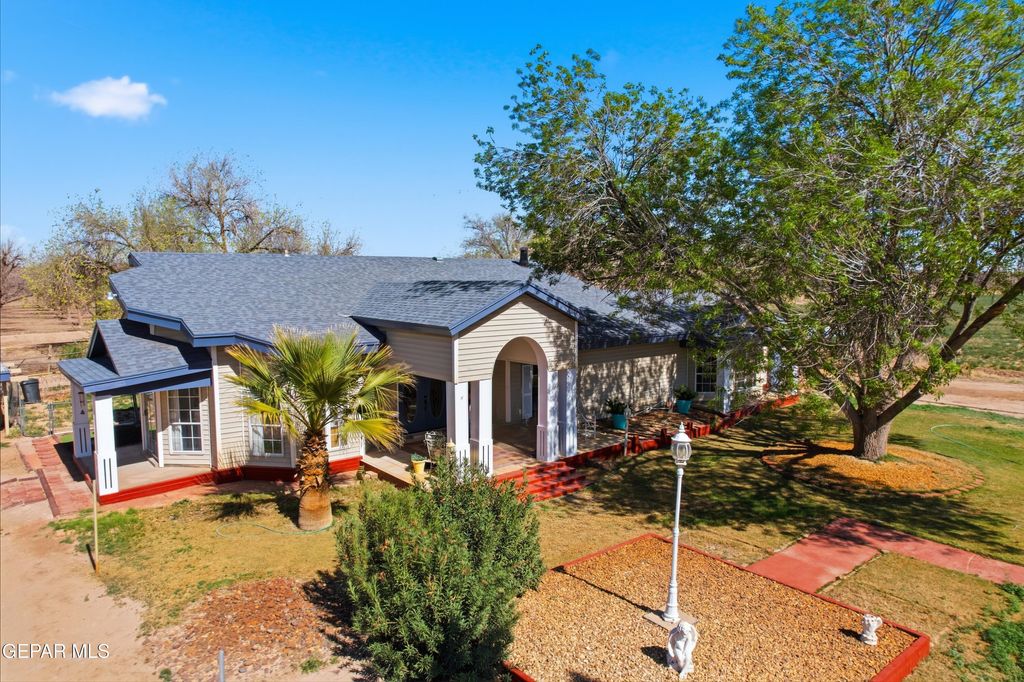 Photo of 14500 N Loop Drive, Clint, TX 79836 (MLS # 941093)