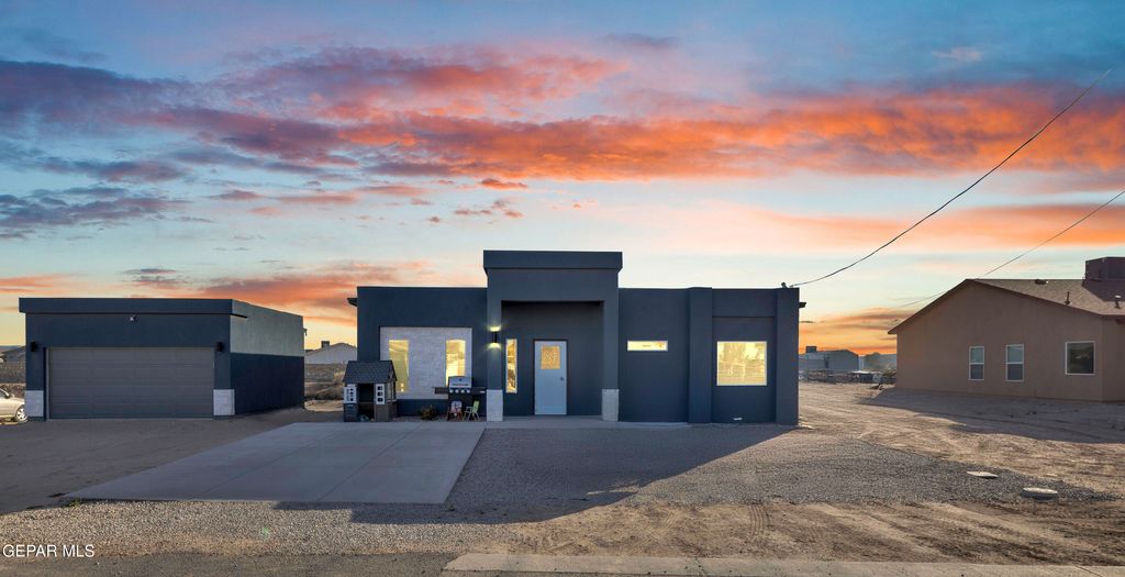 Photo of 11720 FLOR PRECIOSA, Socorro, TX 79927 (MLS # 940734)