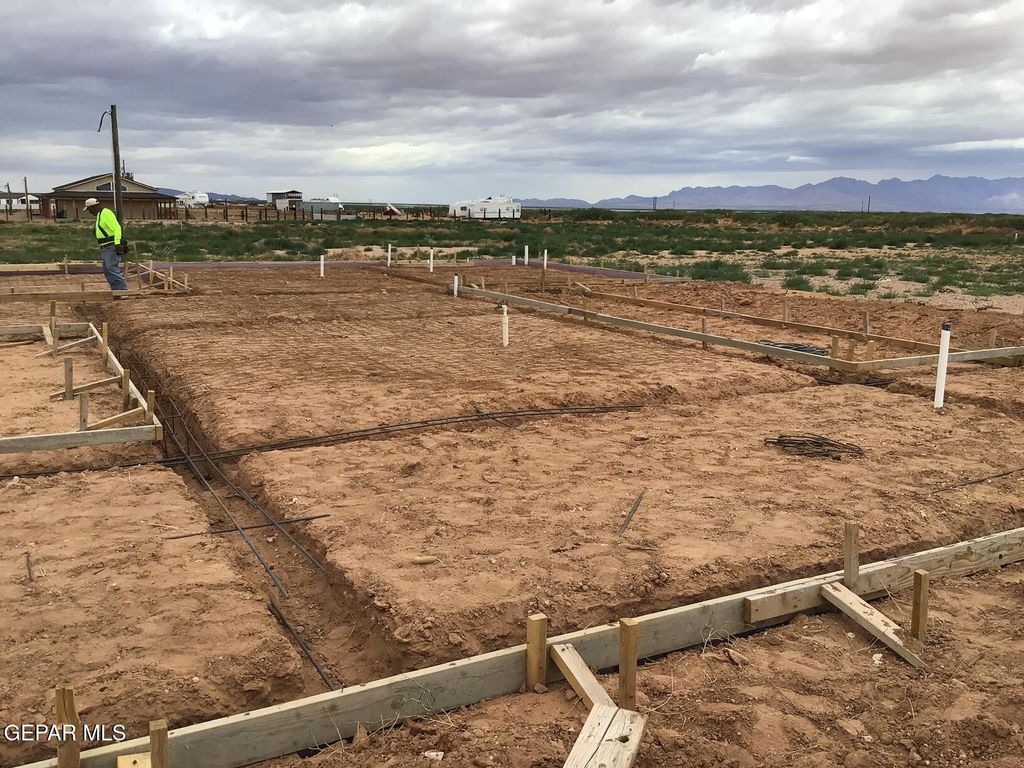Photo of 1341 THAR DESERT Drive, Chaparral, NM 88081 (MLS # 943464)